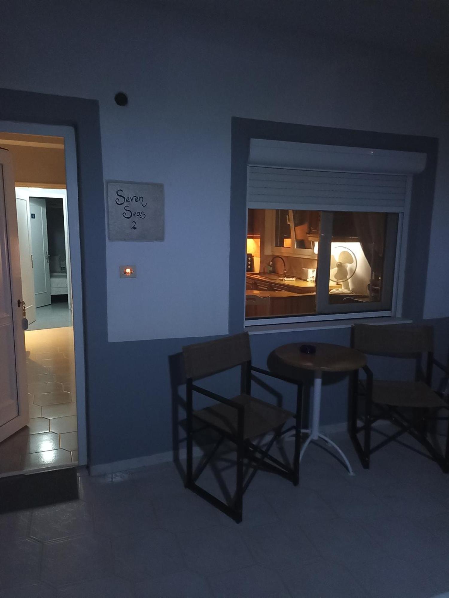 Seven Seas Apartments Artemida  Dış mekan fotoğraf