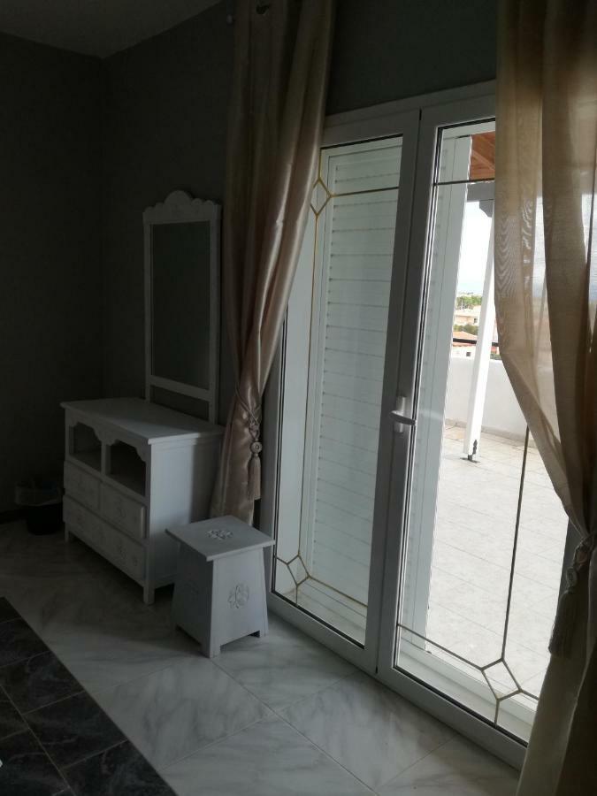 Seven Seas Apartments Artemida  Dış mekan fotoğraf